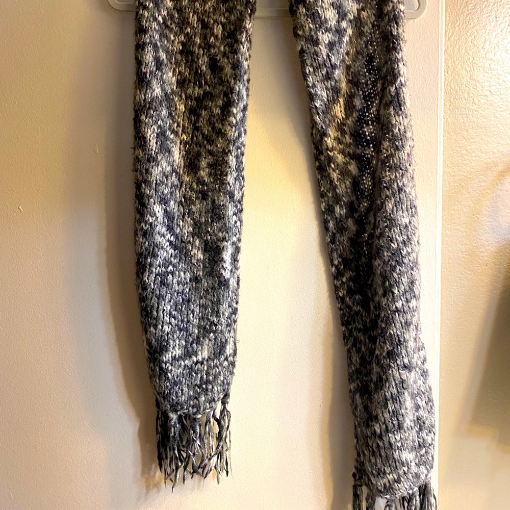 Knit scarf